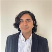 First-Class LSE Law graduate (Distinction LPC), current trainee solicitor at top-tier commercial law firm